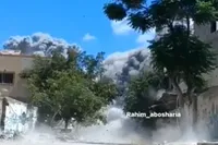 ویدئو | لحظه هولناک بمباران یک ساختمان در نوار غزه