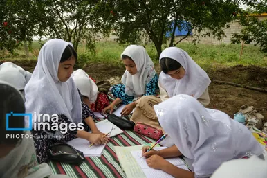 گزارش تصویری | تحصیل در باغ خانه معلم