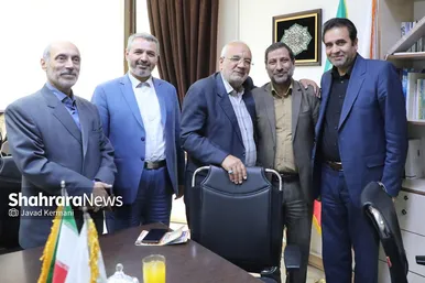 بازدید جمعی از مسئولین شهری مشهدمقدس از موسسه فرهنگی شهرآرا (۲) (۱۶ مرداد ۱۴۰۳)