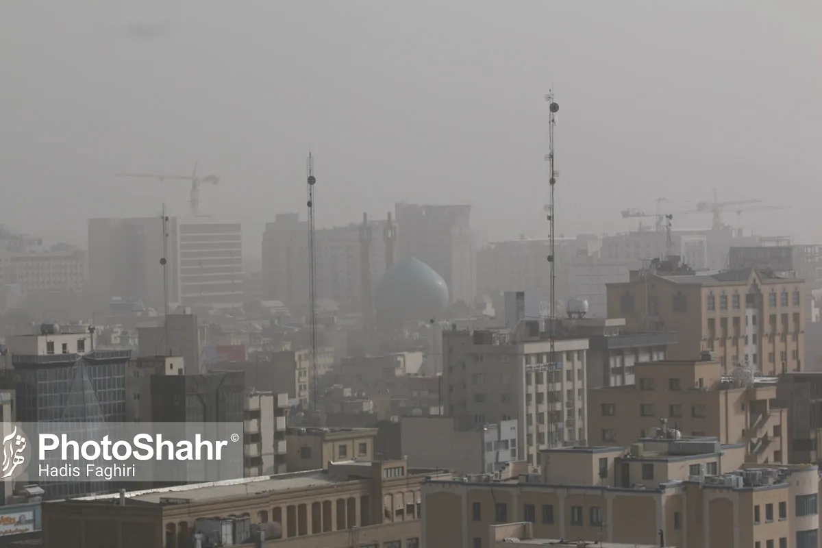 کانون‌های داخلی و خارجی بار دیگر «مشهد» را در هجمه گرد و غبار قرار داد (۸ دی ۱۴۰۲)