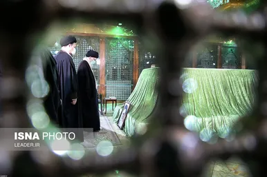 حضور مقام معظم رهبری در مرقد مطهر امام خمینی(ره) و گلزار شهیدان