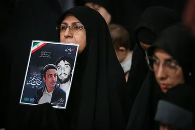 گزارش تصویری | مراسم بزرگداشت شهدای جنگ تحمیلی اخیر با حضور رهبر انقلاب اسلامی