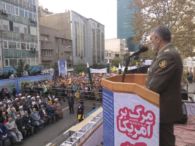 تشریح سخنرانی فرمانده کل ارتش در مراسم ۱۳ آبان امروز در مقابل لانه جاسوسی آمریکا