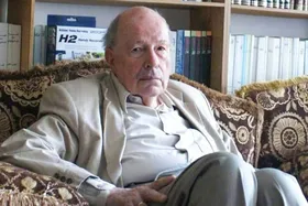 بررسی اندیشه&zwnj;های &laquo;ویلفرد مادلونگ&raquo;، شیعه پژوه برجسته آلمانی که در ۹۳ سالگی درگذشت | وداع با شیعه شناس جریان ساز