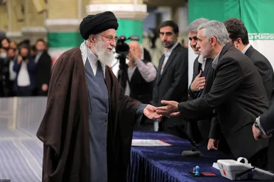 حضور رهبر معظم انقلاب در انتخابات مجلس شورای اسلامی و مجلس خبرگان رهبری