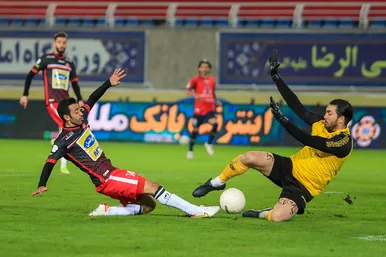 لیگ برتر فوتبال | مسابقه نساجی قائمشهر و پرسپولیس