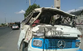 واژگونی مینی&zwnj;بوس در اطراف مشهد یک کشته بر جا گذاشت