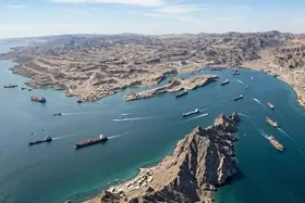 نیویورک تایمز مدعی شد: توافق جدید ایران و عمان برای ازسرگیری تردد کشتی&zwnj;ها در تنگه هرمز
