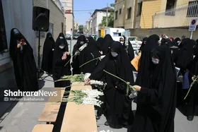 تجمع دانش&zwnj;آموزان مشهدی مقابل کنسولگری افغانستان در مشهد