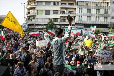 گزارش تصویری| تجمع دانشجویی مردمی در میدان انقلاب تهران (یک تیر ۱۴۰۴)