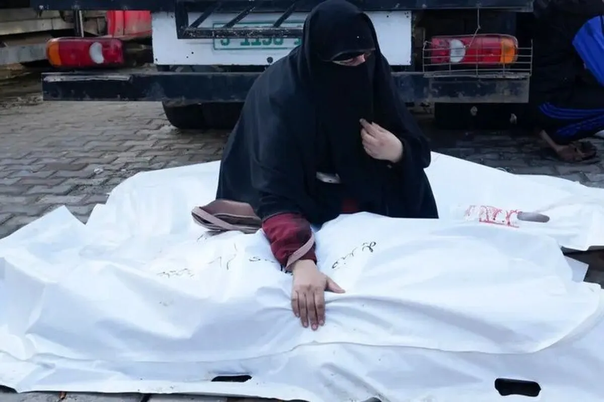 بیش از ۷۰۰ فلسطینی در غزه طی ۲۴ ساعت گذشته به شهادت رسیده‌اند (۱۲ آذر ۱۴۰۲)