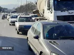 واژگونی کامیون و ایجاد ترافیک شدید در بزرگراه شهید کلانتری مشهد + فیلم (۱۳ بهمن‌ماه ۱۴۰۰)