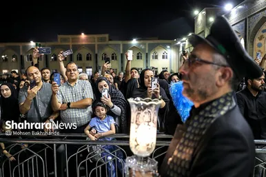 شام غریبان حسینی در حرم مطهر رضوی