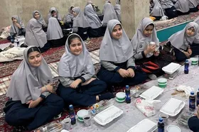 ماه مبارک رمضان، ماه یادگیری قناعت و قدردانی در افطار برای کودکان