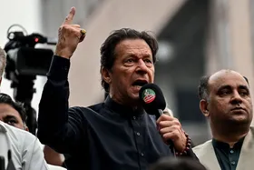 نگاهی به جنگ&zwnj; تن&zwnj;به تن ژنرال پاکستانی با عمران خان