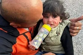 سنگ پرانی شهرک&zwnj;نشینان صهیونیست به کودک خردسال فلسطینی