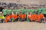 عکس‌هایی از بازی فوتبال با حداقل امکانات در افغانستان