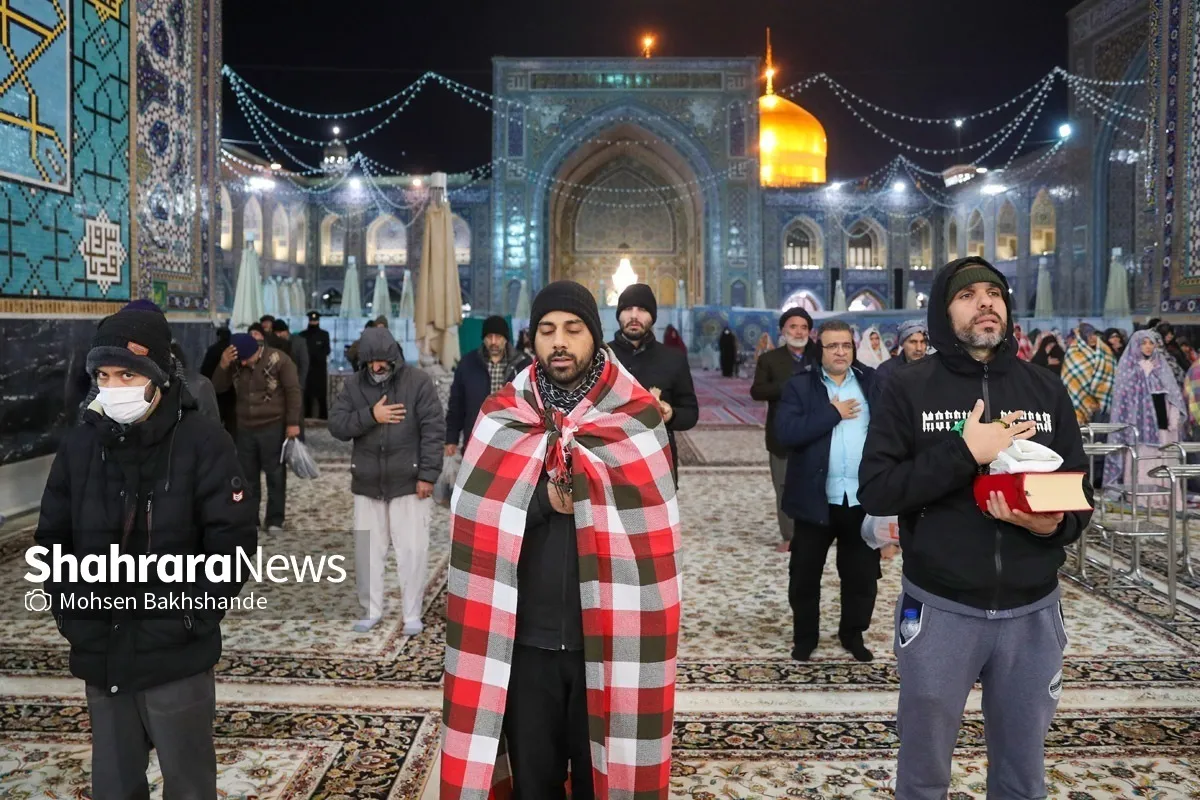 ویدئو | حال و هوای معتکفین در جوار امام رضا(ع)