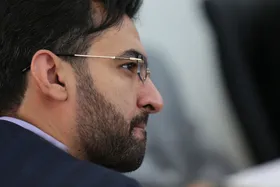 واکنش آذری جهرمی به راه&zwnj;اندازی اینترنت استارلینک در اوکراین