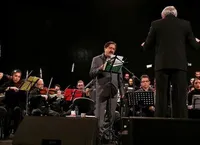 «وداع» حسام‌الدین سراج  روی صحنه