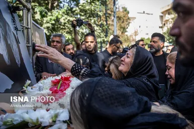 عکس‌هایی از مراسم تشییع پیکر امید جهان (۲۵ شهریور ۱۴۰۴)