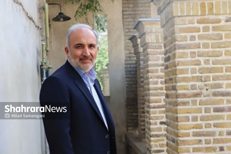 گفت وگو با مسعود نوذری، عکاس پیش کسوت مشهدی حرم و زیارت | از عکاسی در حرم مطهر سیر نمی‌شوم