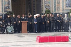 تشییع پیکر &laquo;محمدسبحان سقاب&zwnj;اصفهانی، فرزند معاون رئیس&zwnj;جمهور، در حرم امام&zwnj;رضا(ع) (۱۵ آذر ۱۴۰۴)