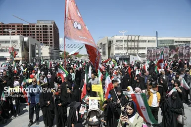 گزارش تصویری| راهپیمایی کالسکه سواران در اربعین رهبر شهید انقلاب در مشهد