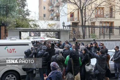 حضور هنرمندان در مراسم تشییع پیکر بیتا فرهی