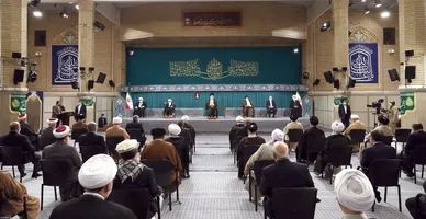 دیدار جمعی از مسئولان نظام و مهمانان شرکت کننده در کنفرانس وحدت اسلامی با رهبر معظم انقلاب