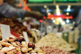 نظر مردم درباره اوضاع بازار میوه و شیرینی و آجیل آخر سال چیست؟