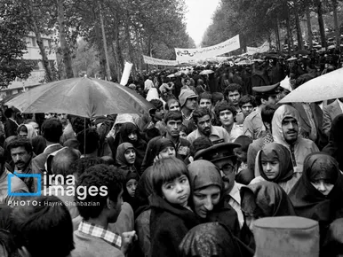 عکس‌هایی از ۱۳ آبان ۱۳۵۸