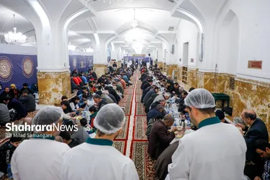 مراسم افطاری در حرم امام‌رضا(ع)