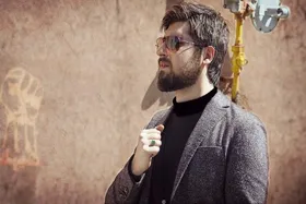 حامد زمانی خواننده &laquo;مرگ بر آمریکا&raquo; در بیمارستان بستری شد + عکس