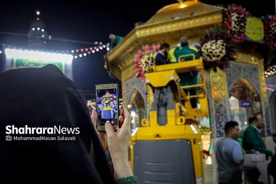 چراغانی و گل آرایی حرم مطهر رضوی در دهه کرامت