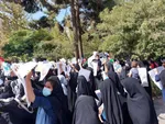 تجمع مهاجران افغانستانی‌ در حمایت از پنجشیر مقابل کنسولگری پاکستان در مشهد + فیلم