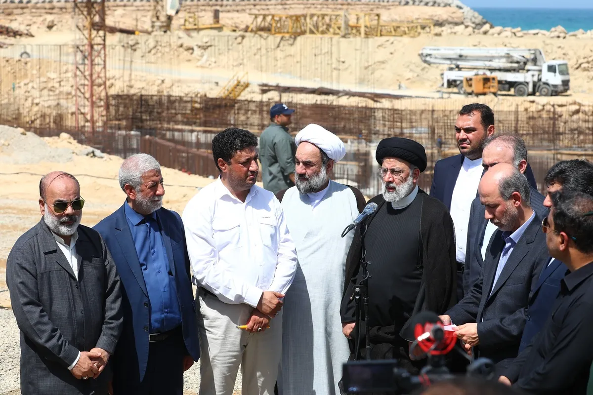 آغاز عملیات اجرایی انتقال آب دریای عمان به استان‌های شرقی کشور با حضور رئیسی+ فیلم