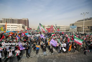 گزارش تصویری | مراسم آغاز چهل‌وهفتمین سالگرد دهه فجر انقلاب اسلامی در میدان شهدای مشهد