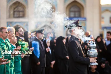 گزارش تصویری | آیین تعویض پرچم گنبد منور رضوی بعد از ۶۳ روز عزای ماه محرم و صفر