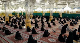 ویدئو| عزاداری ناشنوایان در شب نهم محرم در حرم رضوی