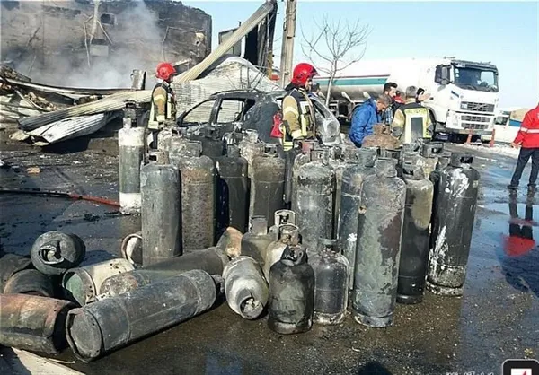 انفجار در مرکز سیلندر گاز مایع کرج | پای یک نفر قطع شد + تصاویر (۲۵ مهرماه ۱۴۰۲)