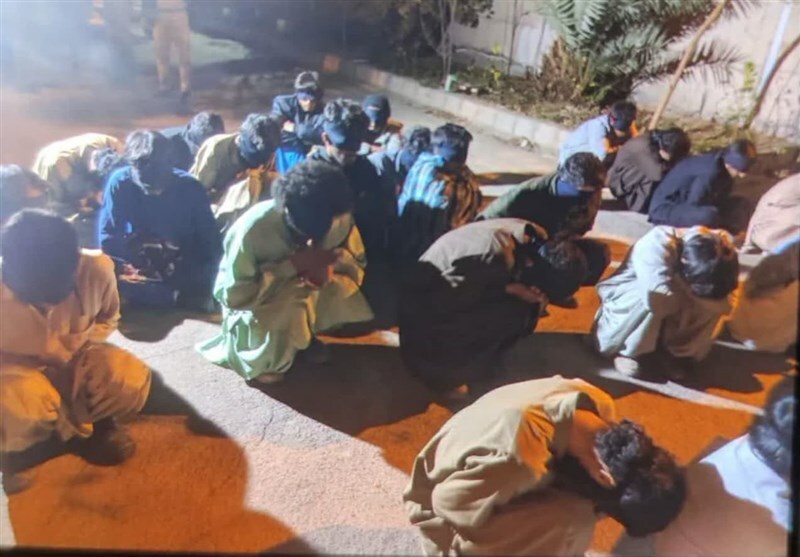 ۱۰۰ نفر از اراذل اوباش و سارقان مسلح سیستان و بلوچستان در دام وزارت اطلاعات، سپاه و فراجا + تصاویر