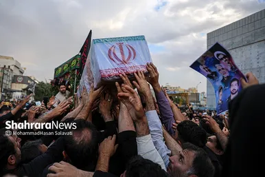 تشییع پیکر مطهر ۵ شهید مدافع حرم در مشهد