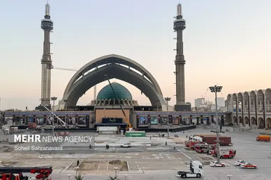 گزارش تصویری | آماده سازی مصلی امام خمینی(ره) در آستانه مراسم وداع با رهبر شهید