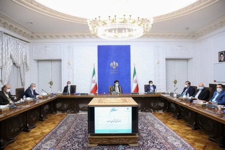 رئیسی: مسیر تامین بودجه بدون استقراض از بانک مرکزی تداوم یابد
