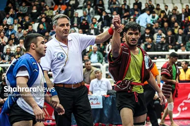 مسابقات کشتی با چوخه قهرمان قهرمانان در مشهد