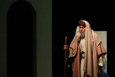 تئاتر آئینی «گرگ و میش»