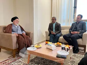 ️دیدار استاندار خراسان رضوی با آیت&zwnj;الله دستغیب | مظفری: خراسان رضوی برای تسهیل&nbsp;ارائه خدمات باکیفیت به زائران به آزادراه&zwnj;های بیشتر و قطار سریع&zwnj;السیر نیاز دارد