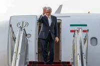 عارف، تهران را به مقصد مسکو ترک کرد (۲۶ آبان ۱۴۰۴)
