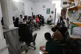 راه اندازی یک کتابخانه کاملا رایگان در یک محله کم برخوردار | وقتی مرگ یک بانوی علاقمند به کتاب، آغاز یک کار خیر شد
